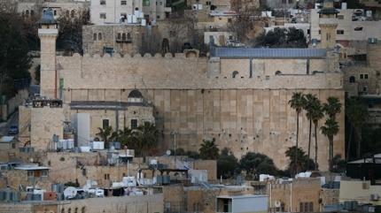 ��galci'den Harem-i �brahim Camisi'nde cuma namaz� k�s�tlamas�