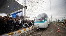 �lk milli h�zl� tren yol testine ba�lad�... Bakan Uralo�lu: Milli teknolojimizin zaferi