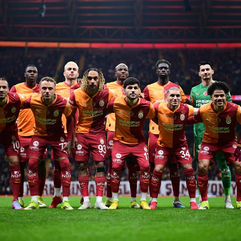 Aslan ikiye katlad�