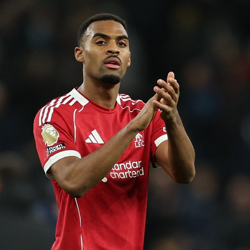 Liverpool, Ryan Gravenberch'in s�zle�mesini uzatt�