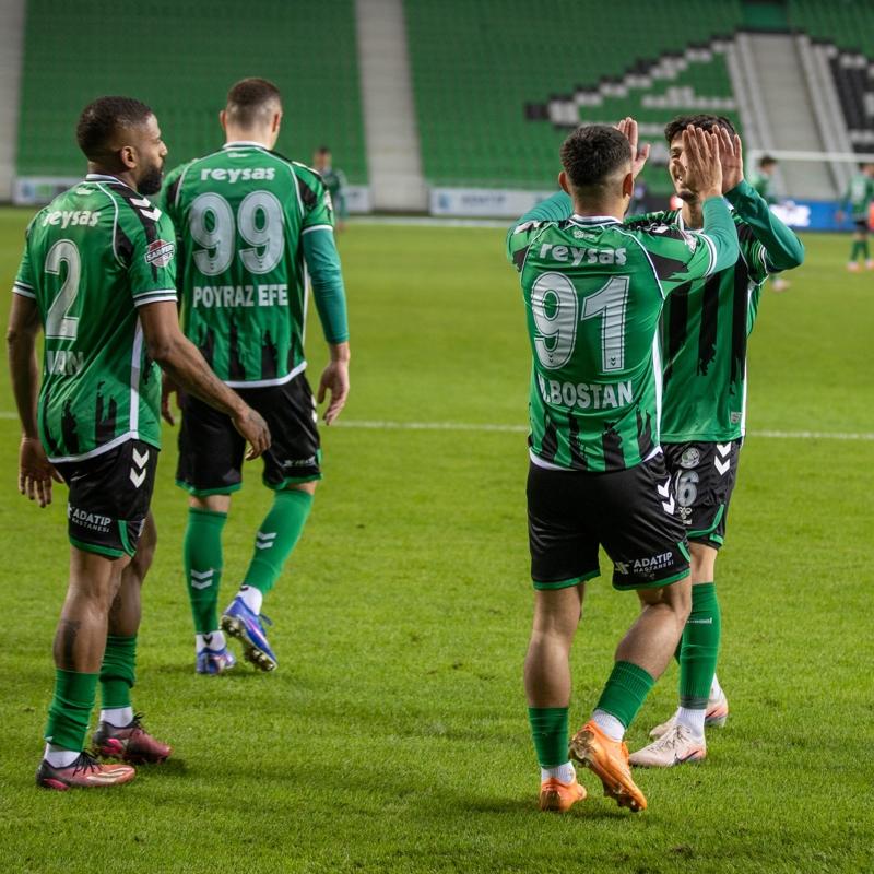 Sakaryaspor, 11 ma� sonra 3 puanla tan��t�
