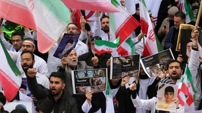 Tahran'da sokaklara ak�n! �srail ve ABD'ye ate� p�sk�rd�ler