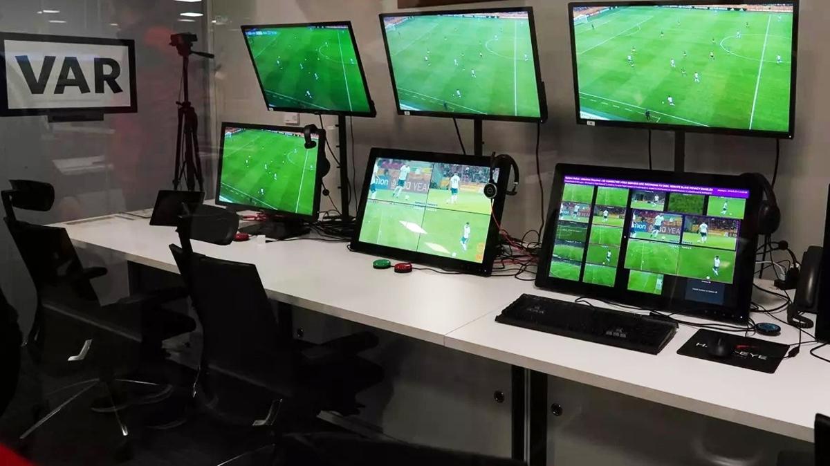 Trendyol S�per Lig  Be�ikta� Galatasaray derbisi  VAR �mer Faruk Turtay foto�raflar� resimleri