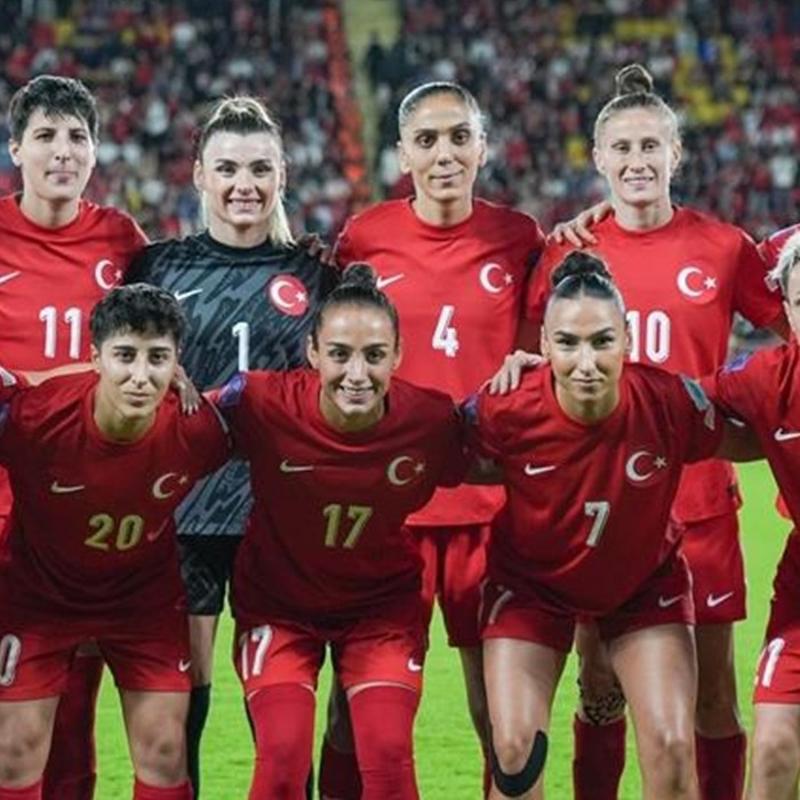 A Milli Kad�n Futbol Tak�m�, Kuzey �rlanda'da galip