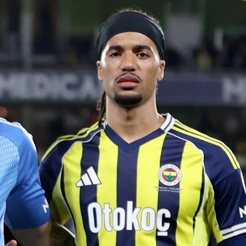 Archie Brown, ligde yakla��k 3 ay sonra yeniden 11'de