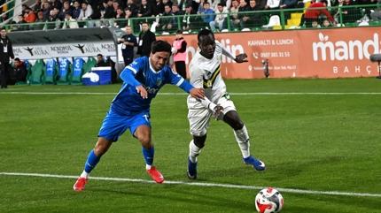 Kayode'den hat-trick! 7 goll� ma�ta kazanan Esenler Erokspor