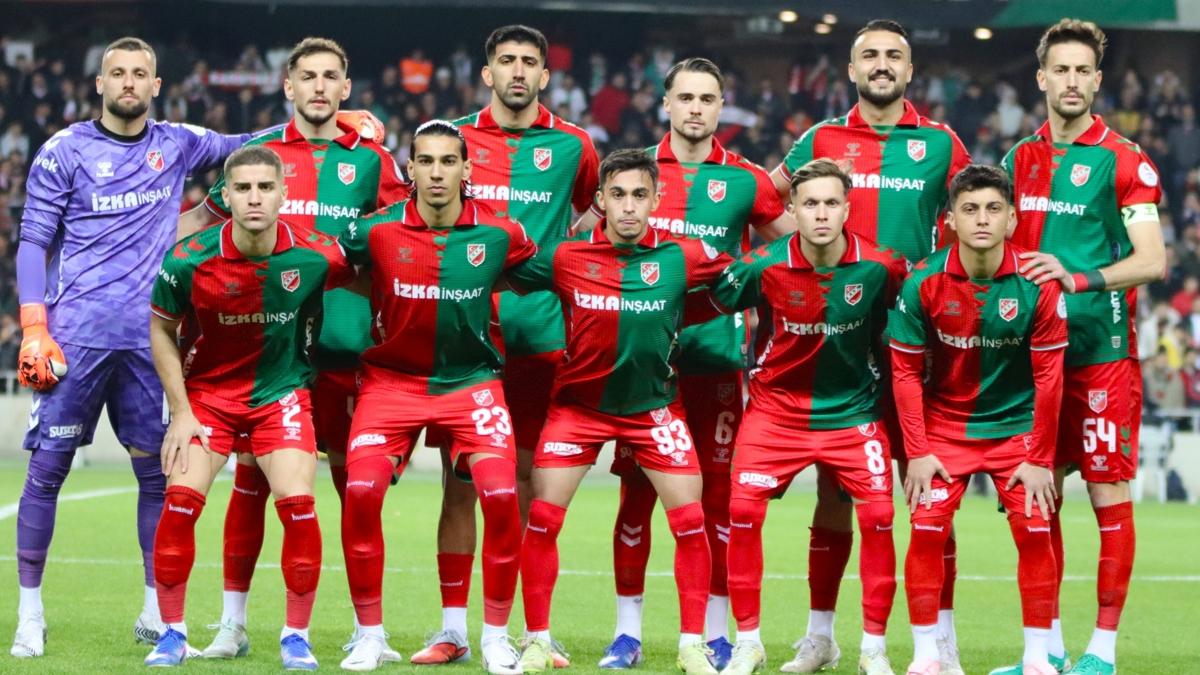 kar��yaka 3. lig futbol foto�raflar� resimleri