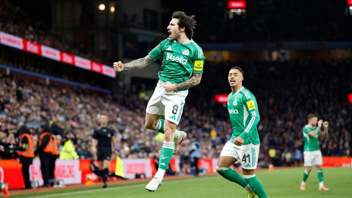 RealMadrid Transfer  SandroTonali  OrtaSahaAray��� foto�raflar� resimleri