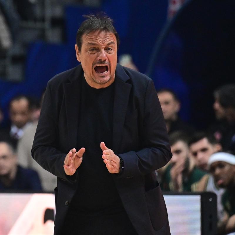 Ergin Ataman'�n Panathinaikos'u son saniye basketiyle kaybetti