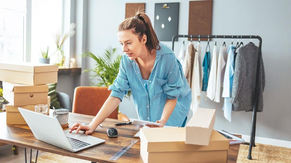 �hracat�n �eyre�ine kad�n eli dokundu