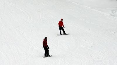 Ilgaz Da��'nda bulunan Yurduntepe Kayak Merkezi'nde yo�unluk s�r�yor!