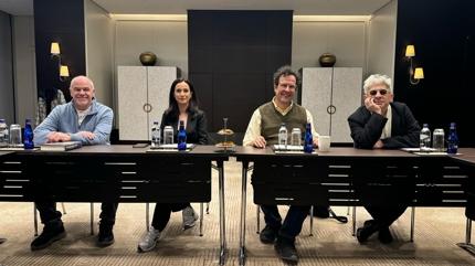 �ki orkestra �efinin rekabeti 'Devlerin Sava��'yla sahneye ta��n�yor