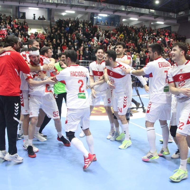 A Milli Erkek Hentbol Tak�m�'n�n Romanya ile yapaca�� ma�lar�n kadrosu belli oldu