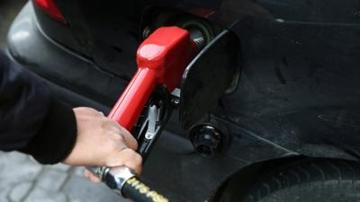 Almanya'dan akaryak�t �nlemi: G�nl�k s�n�r konulacak