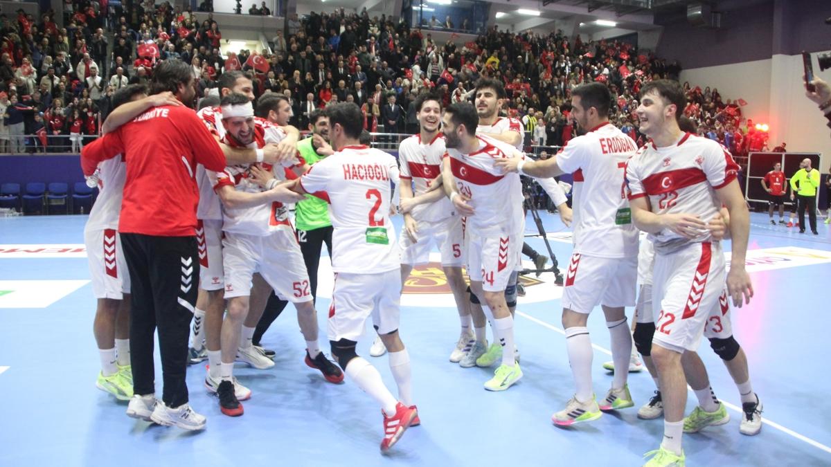 A Milli Erkek Hentbol Tak�m� Hentbol Romanya foto�raflar� resimleri