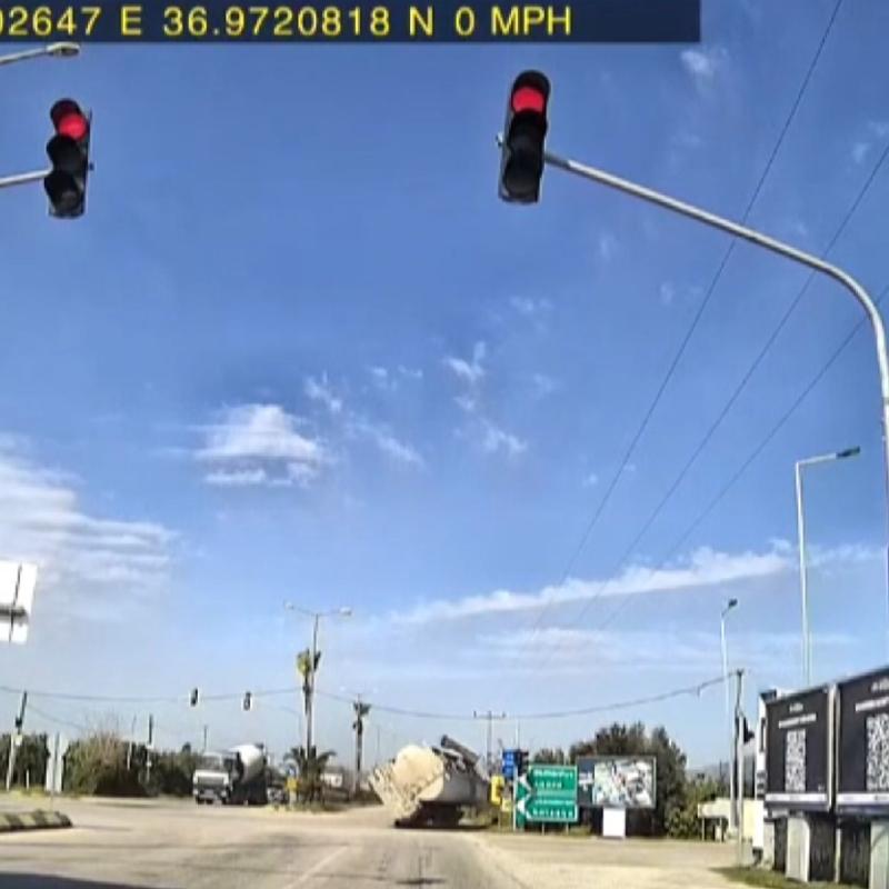 Akaryak�t y�kl� tanker bah�eye u�tu... O anlar kamerada