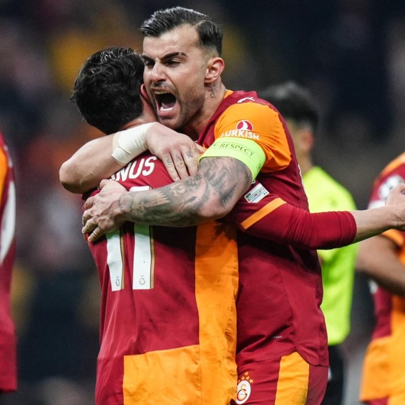 Galatasaray, �ampiyonlar Ligi'nde savunmaya duvar �r�yor