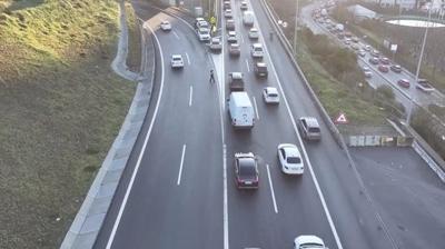 �stanbul'da trafik denetimi! 27 ara� trafikten men edildi: 740 s�r�c�ye ceza