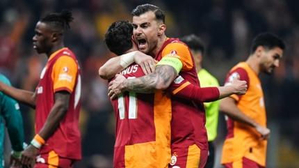 Galatasaray, �ampiyonlar Ligi'nde savunmaya duvar �r�yor