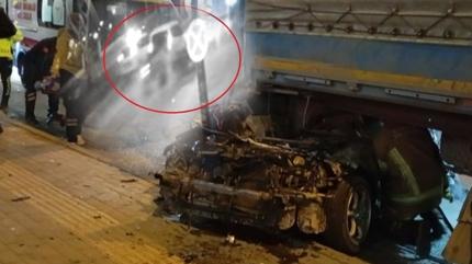 Savruldu, t�r�n alt�na girdi! Deh�et anlar� kamerada