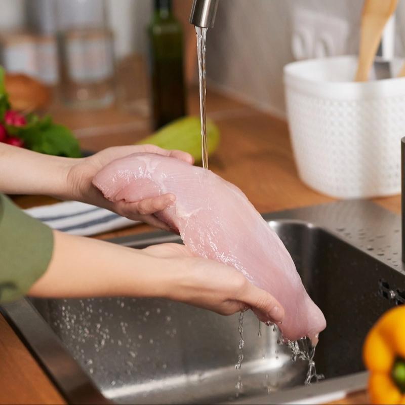 Zehirleyen tavuk hatas�! Bakteriler �redik�e �r�yor