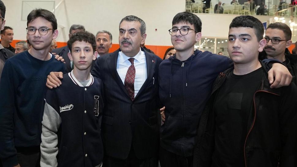 Bakan Tekin'den meslek lisesi vurgusu: Prestijli hale getirece�iz