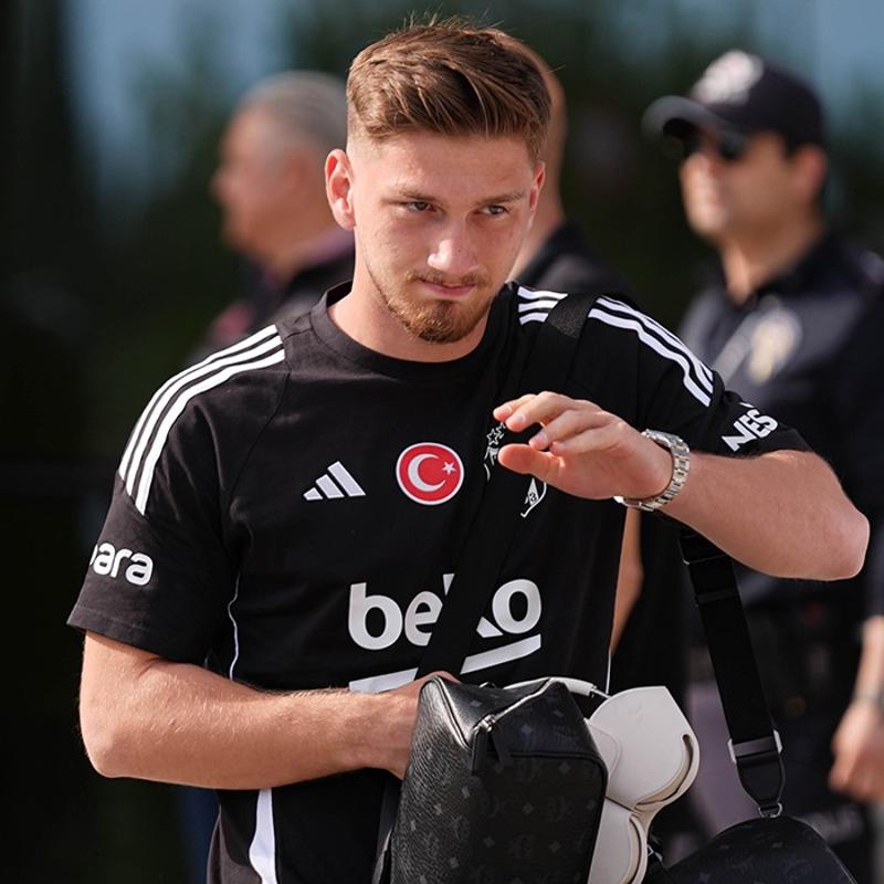 Semih K�l��soy'dan Be�ikta� itiraf�! 'Ayr�lmak istememi�tim'