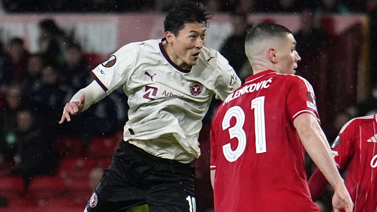 UEFA Avrupa Ligi Nottingham Forest Midtjyllanda foto�raflar� resimleri