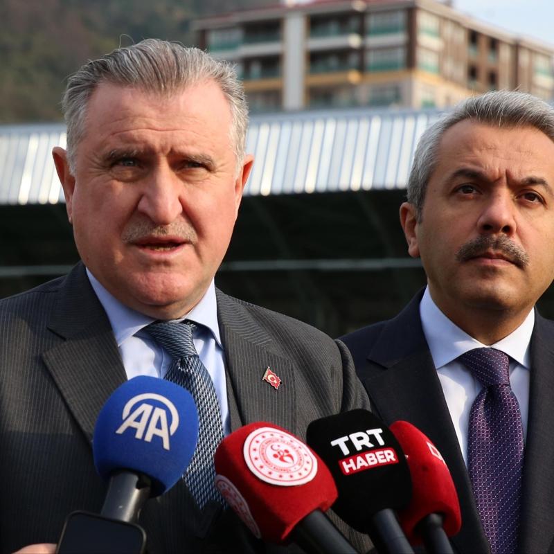 Gen�lik ve Spor Bakan� Bak'tan, Rize'de Euro 2032 s�zleri