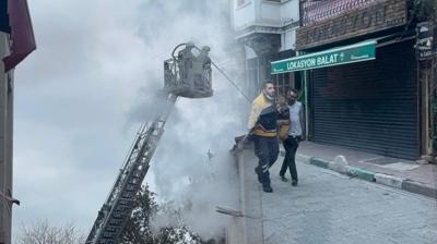 Fatih'te can pazar�! Yang�n binay� sard� �l� ve yaral�lar var