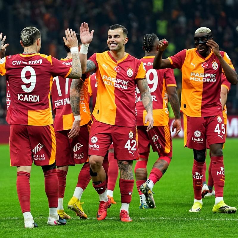 Aslan �st �ste 4. �ampiyonlu�a ko�uyor! 8 ma��n 6's� yetecek