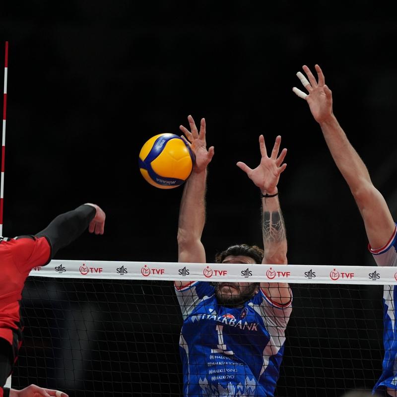 Halkbank, Spor Toto'yu karar setinde yendi
