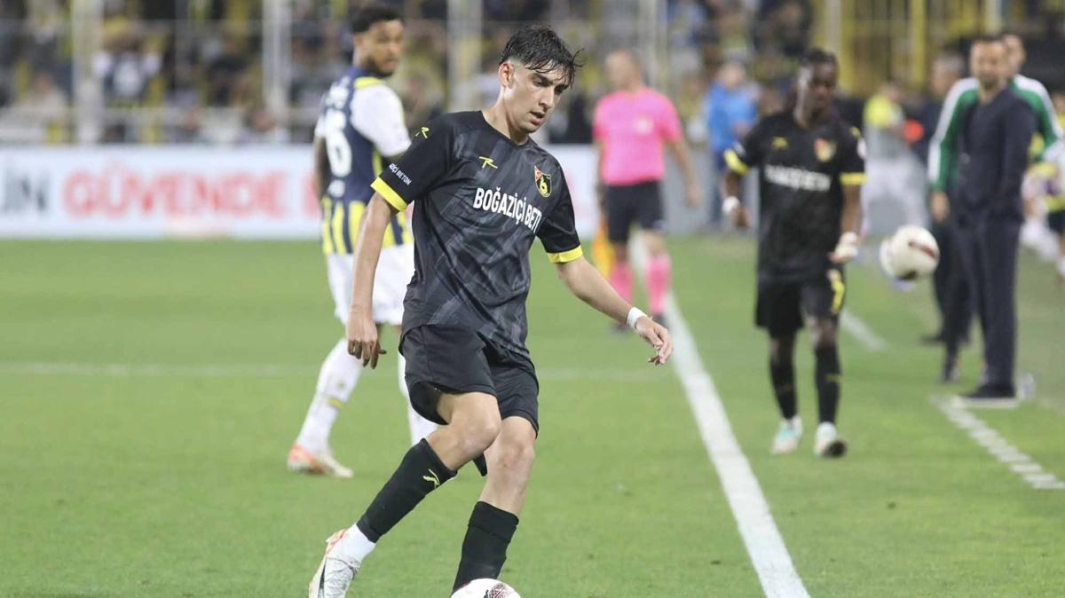 �stanbulspor Baran Alp Vardar Gen� futbolcu foto�raflar� resimleri