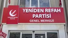 Yeniden Refah Partisi'nde istifa depremi... Ba�kanl��� b�rak�p AK Parti'ye kat�ld�