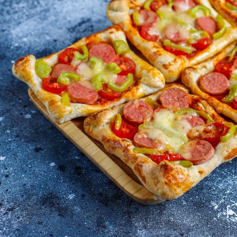 10 dakikal�k pizza tarifi! Milf�yden pizza yap�l���