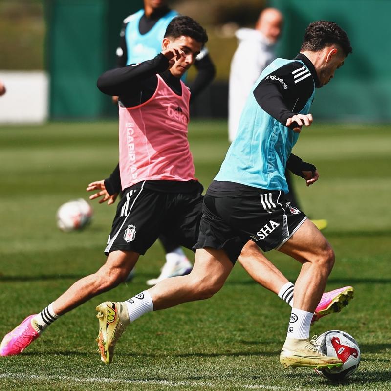 Be�ikta�'ta Kas�mpa�a mesaisi ba�lad�