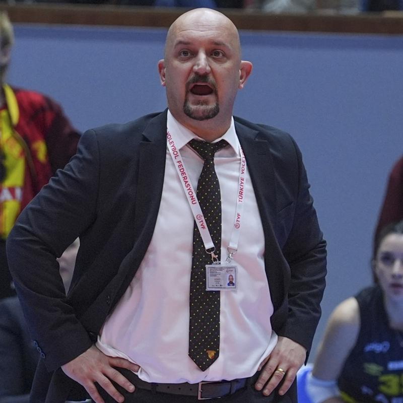 G�ztepe'de Ataman G�neyligil ayr�l��� a��kland�