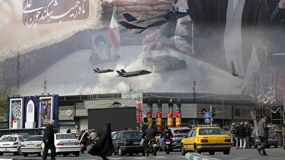 �srail'den 3 noktaya yeni sald�r� dalgas�: Tahran'da patlama sesleri