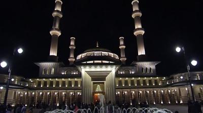 Millet Camii'nde Kadir Gecesi �zel yay�n�