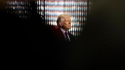 Trump'tan �ran a��klamas�: Kar��m�zdaki �ey ka��ttan bir kaplan