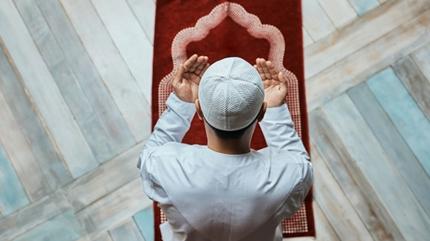 Kadir Gecesi k�l�nacak namaz! Diyanet Kadir Gecesi namaz� nas�l k�l�n�r, ka� rekat?