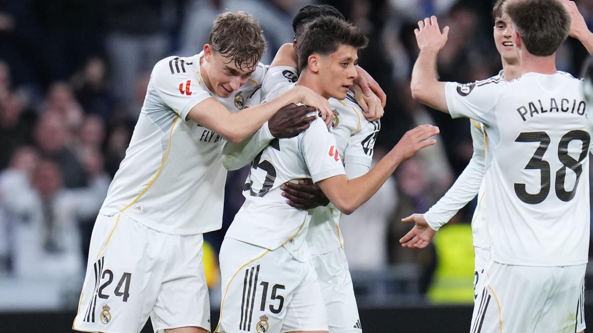 arda g�ler real madrid futbol foto�raflar� resimleri