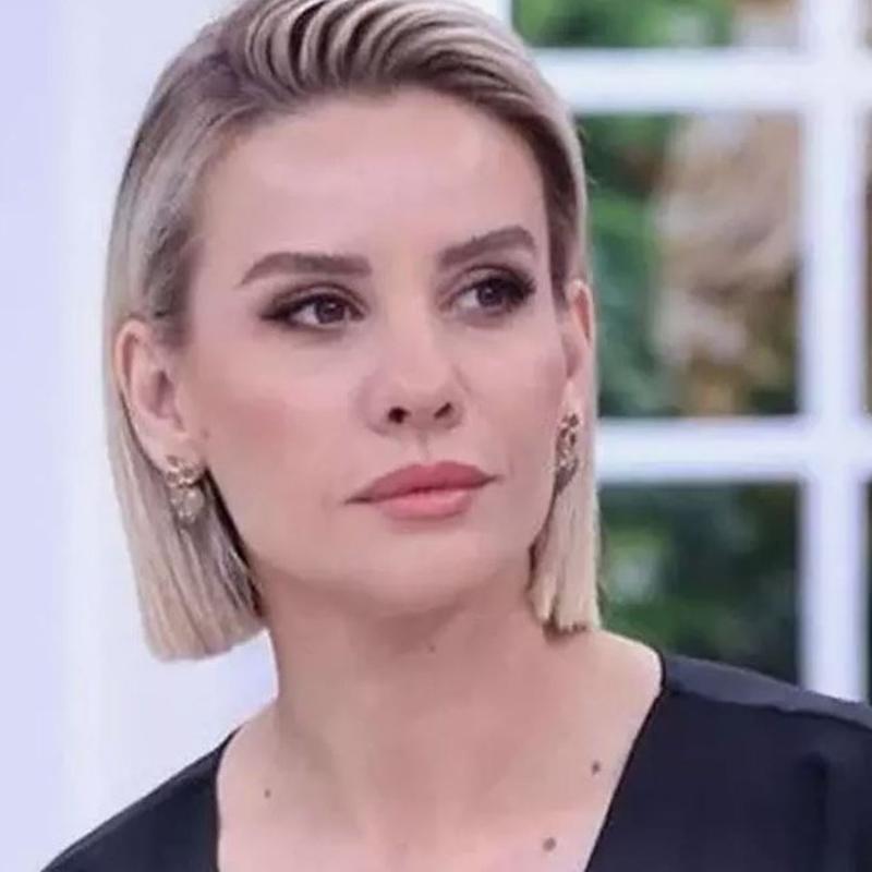 Bamba�ka bir formatla geliyor