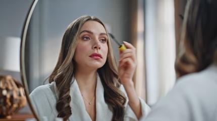 Ka�lar� dolgunla�t�r�yor, kirpikleri uzat�yor! G�zellik t�yolar�