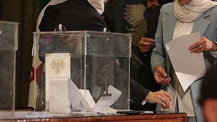 Ter�rden ar�nd�r�ld�! Rakka'da se�im heyecan�