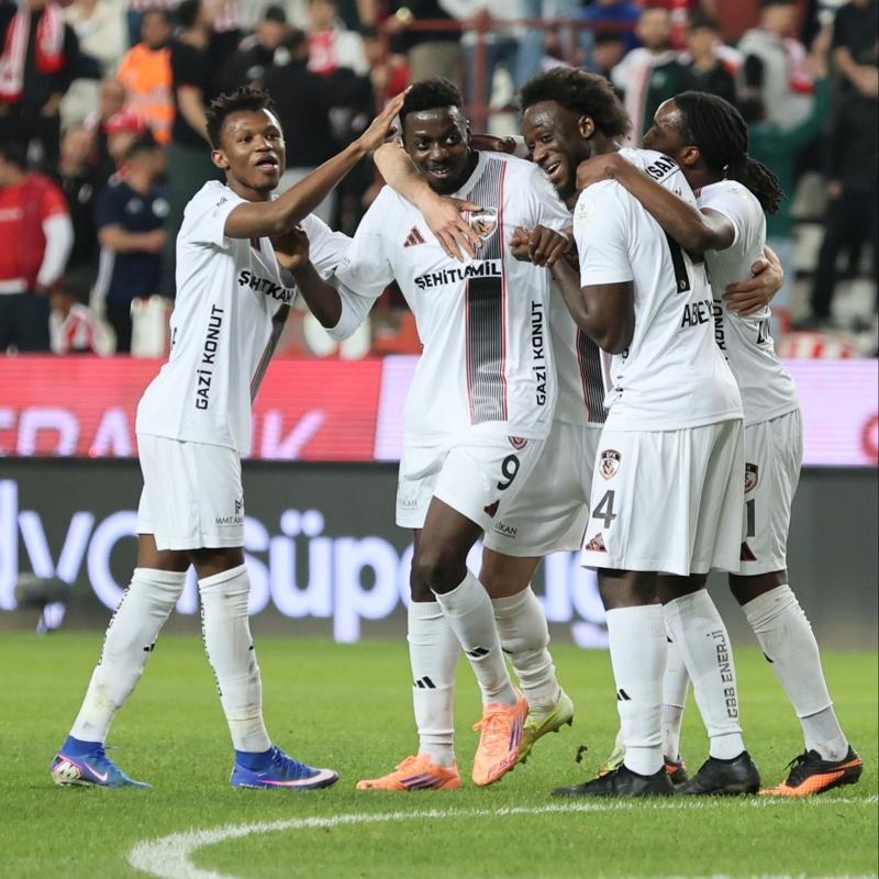 Gaziantep FK ikinci yar�da dibe vurdu: 10 ma�ta sadece 2 galibiyet