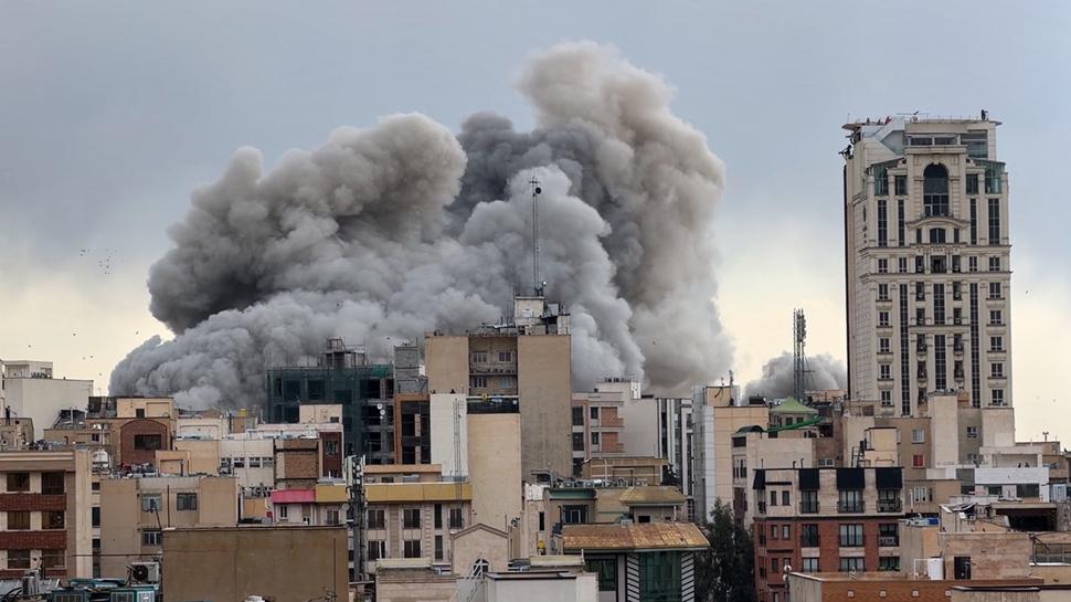 Orta Do�u'da tansiyon dinmiyor! ABD ve �srail �ran'�n rafinerilerine sald�rd�