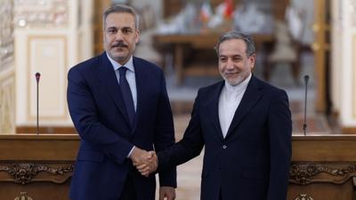 Bakan Fidan, �ranl� mevkida�� Erak�i ile g�r��t�