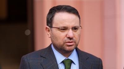 Bakan G�rlek'ten 18 Mart mesaj�: Hepimizin en b�y�k sorumlulu�udur