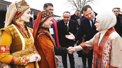 Soyk�r�m� film izler gibi seyrettiler